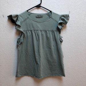 Abercrombie & Fitch ruffle edge t shirt